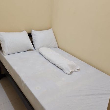 OYO 91209 Arjuna Residence Syariah Sby Surabaya Bagian luar foto