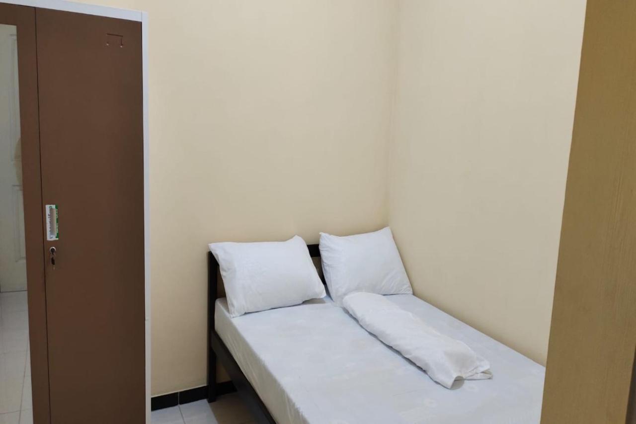 OYO 91209 Arjuna Residence Syariah Sby Surabaya Bagian luar foto