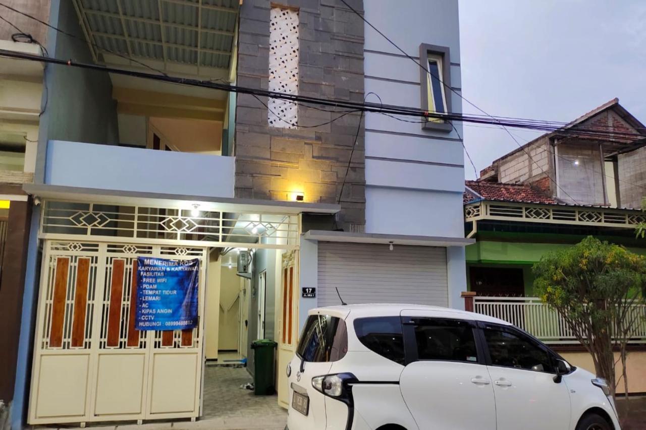 OYO 91209 Arjuna Residence Syariah Sby Surabaya Bagian luar foto
