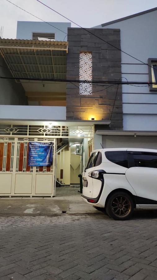 OYO 91209 Arjuna Residence Syariah Sby Surabaya Bagian luar foto