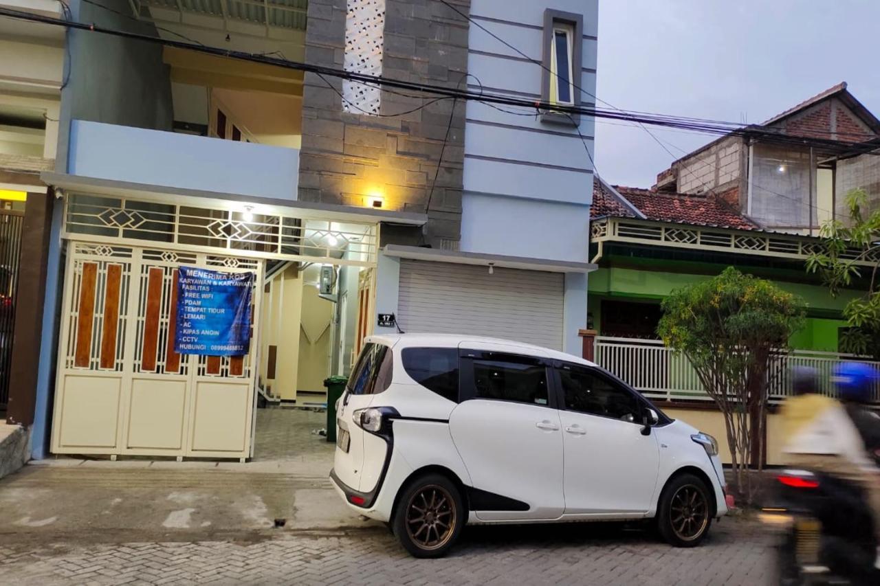 OYO 91209 Arjuna Residence Syariah Sby Surabaya Bagian luar foto